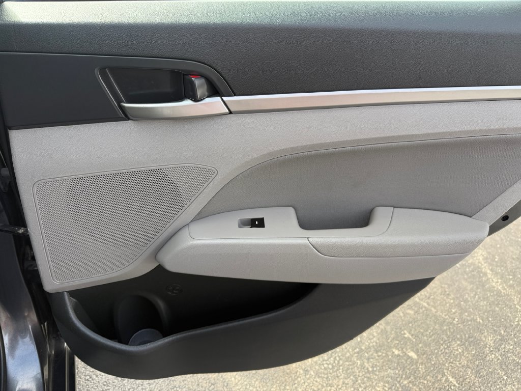 Used 2020 Hyundai Elantra SEL FWD image 20