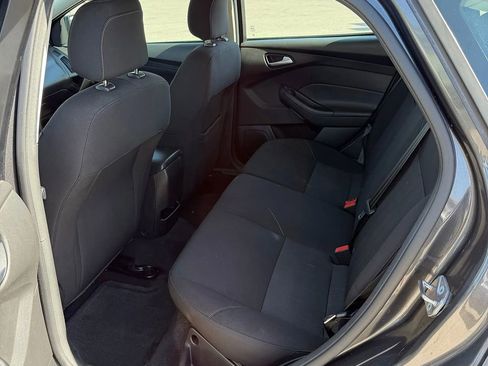 Used 2018 Ford Focus SE FWD image 9