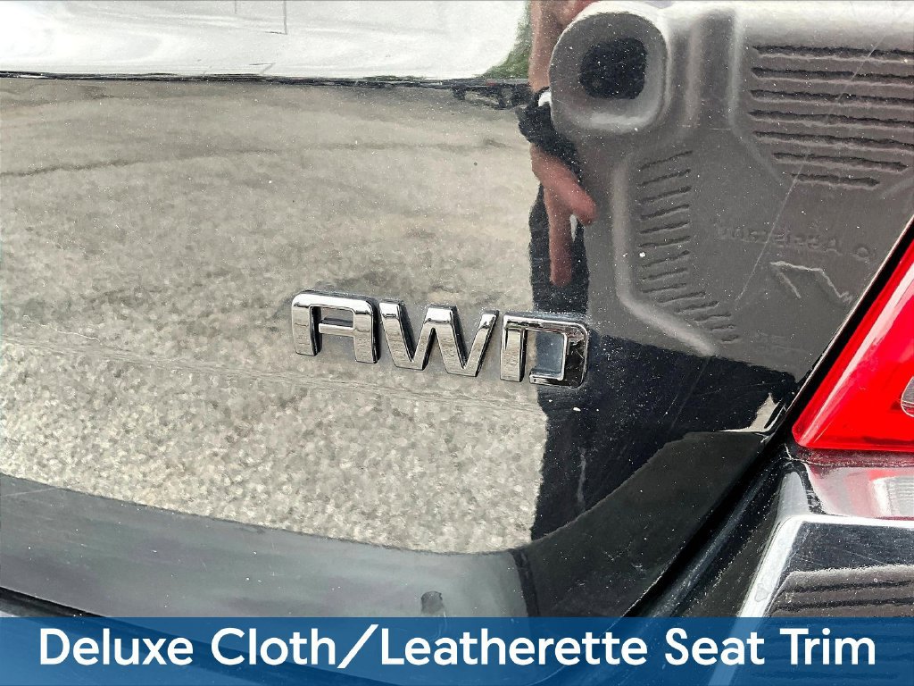 Used 2019 Chevrolet Trax LT w/ Sun & Sound Package AWD/4WD image 26