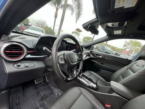 Used 2024 Chevrolet Trax RS w/ Sunroof Package image 10