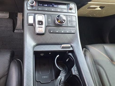 Used 2023 Hyundai Palisade Limited AWD/4WD image 16