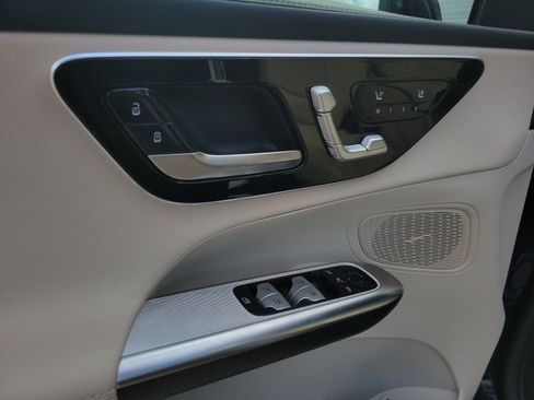 Used 2023 Mercedes-Benz GLC 300 image 17
