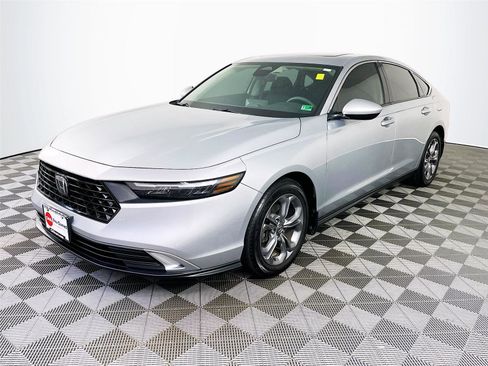 Used 2024 Honda Accord EX image 3