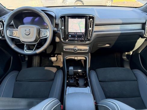 Certified 2023 Volvo C40 P8 Recharge Ultimate AWD/4WD image 8
