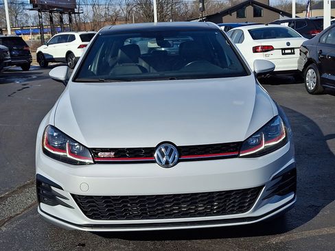 Used 2019 Volkswagen GTI SE image 2