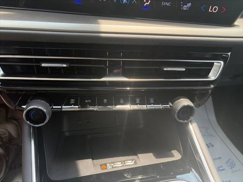New 2026 Chevrolet Traverse LT w/ LPO, Floor Liner Package FWD image 23