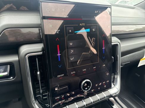 New 2026 GMC Yukon XL Elevation w/ Elevation Premium Package AWD/4WD image 16