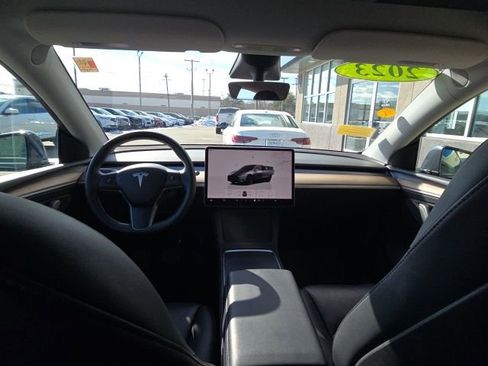 Used 2023 Tesla Model Y Long Range image 12