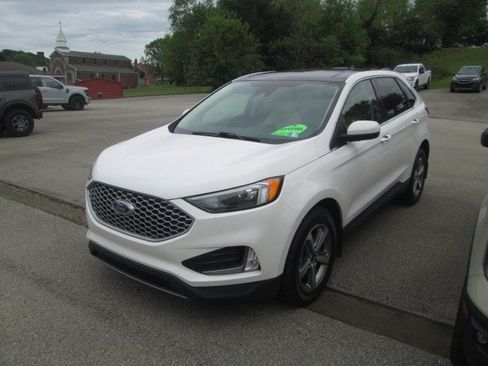 Used 2023 Ford Edge SEL w/ Convenience Package AWD/4WD image 3