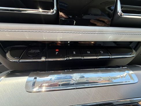 New 2026 Lincoln Aviator AWD image 20