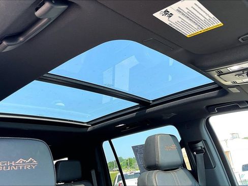 Used 2025 Chevrolet Suburban High Country w/ Sun And Tow Package AWD/4WD image 30