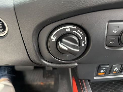 Used 2023 Nissan Frontier PRO-4X w/ Pro Convenience Package image 15