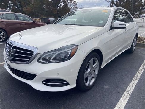 Used 2014 Mercedes-Benz E 350 4MATIC Sedan image 3