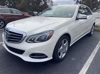 Used 2014 Mercedes-Benz E 350 4MATIC Sedan video 3