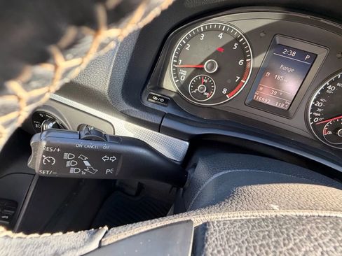 Used 2015 Volkswagen Eos Final Edition image 37