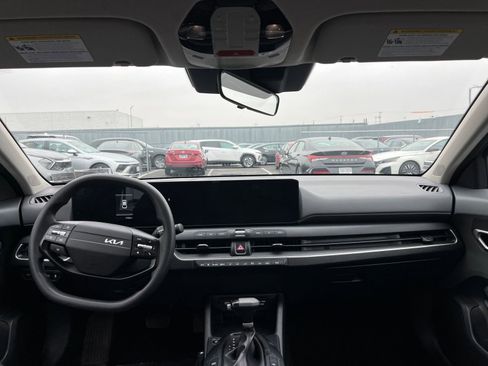 Used 2025 Kia K4 LXS image 33