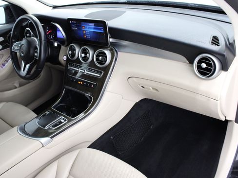 Used 2020 Mercedes-Benz GLC 300 image 37