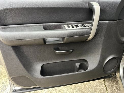 Used 2007 GMC Sierra 2500 SLE w/ Z71 Off-Road Package image 13