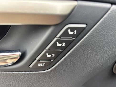 Used 2022 Lexus RX 350L Premium w/ Premium Package AWD/4WD image 21