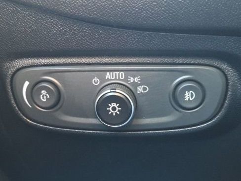 Used 2019 Chevrolet Equinox Premier image 22