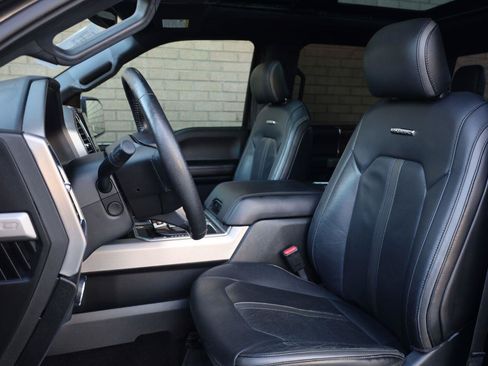 Used 2015 Ford F150 Platinum w/ Equipment Group 701A Luxury AWD/4WD image 17