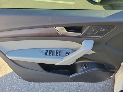 Used 2022 Audi Q5 2.0T Premium w/ Convenience Package image 21