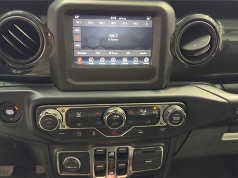 Used 2021 Jeep Wrangler Unlimited Sport image 30