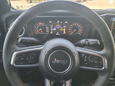 Used 2024 Jeep Wrangler Unlimited Sahara w/ Technology Group AWD/4WD image 12