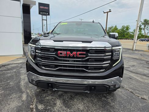 Used 2023 GMC Sierra 1500 SLT w/ SLT Premium Plus Package AWD/4WD image 2