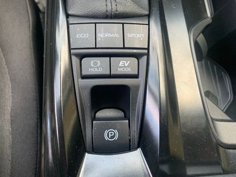 Certified 2025 Toyota Camry LE image 32