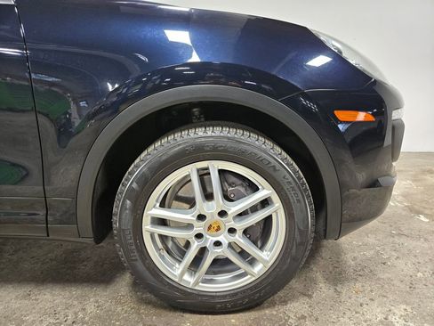 Used 2018 Porsche Cayenne Base image 62