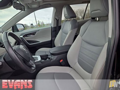 Used 2019 Toyota RAV4 XLE Premium w/ Cold Weather Package image 20