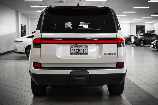Used 2024 Lexus GX 550 w/ Cold Area Package AWD/4WD image 7