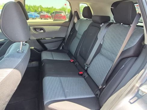 Used 2023 Nissan Rogue SV AWD/4WD image 7