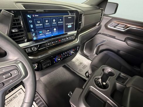 Certified 2025 Chevrolet Silverado 1500 LT RWD image 19