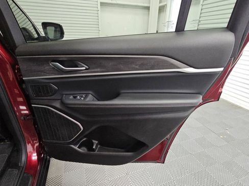 Used 2021 Jeep Grand Cherokee L Limited image 41