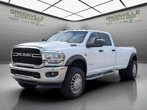 Used 2024 RAM 3500 Big Horn AWD/4WD image 1