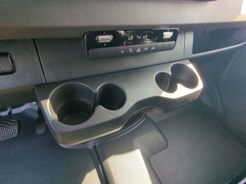 Used 2025 Mercedes-Benz Sprinter 2500 image 7