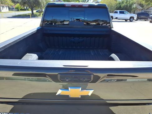 Used 2022 Chevrolet Silverado 2500 LTZ w/ LTZ Plus Package image 13