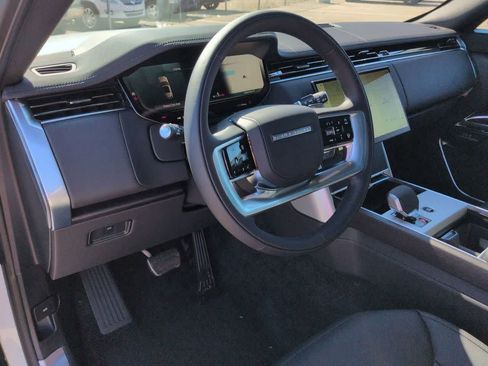 New 2026 Land Rover Range Rover Long Wheelbase SE AWD/4WD image 2