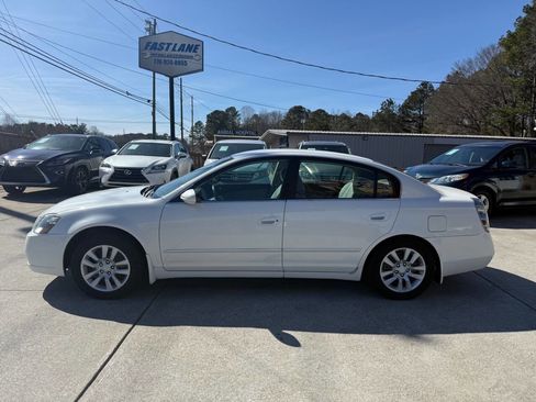 Used 2005 Nissan Altima 2.5 S w/ (S02) Side Airbags Pkg image 4