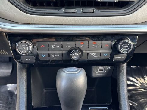 Used 2025 Jeep Compass Limited AWD/4WD image 22