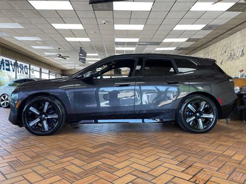Used 2022 BMW iX xDrive50 w/ Sport Package AWD/4WD image 5
