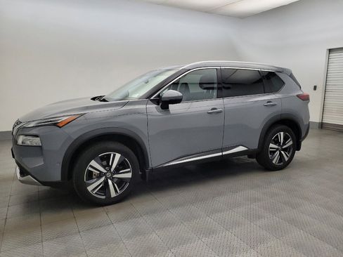 Used 2021 Nissan Rogue Platinum image 2