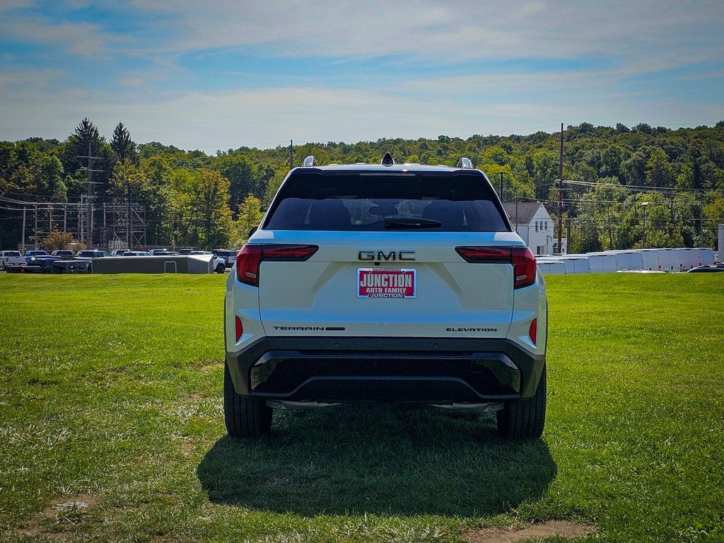 New 2027 GMC Terrain Elevation w/ Elevation Premium Package AWD/4WD image 4