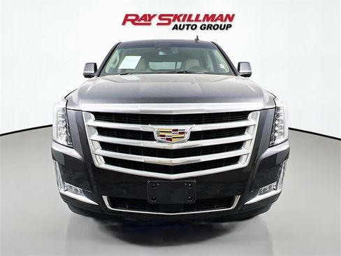 Used 2016 Cadillac Escalade Premium image 2