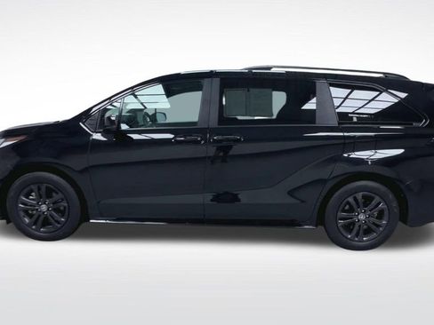 Certified 2025 Toyota Sienna XSE w/ XSE Plus Package AWD/4WD image 6