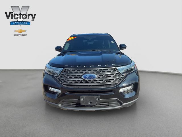 Used 2022 Ford Explorer XLT w/ Equipment Group 202A AWD/4WD image 2