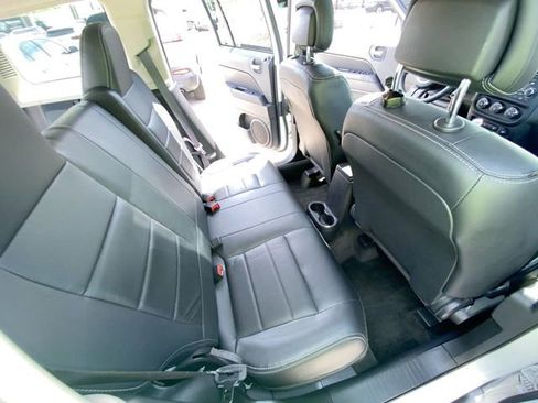 Used 2016 Jeep Patriot High Altitude AWD/4WD image 24