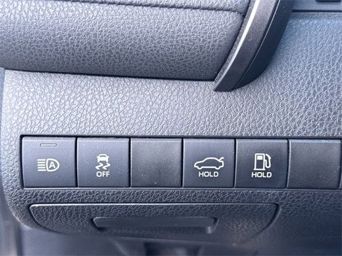 Used 2020 Toyota Camry SE image 21